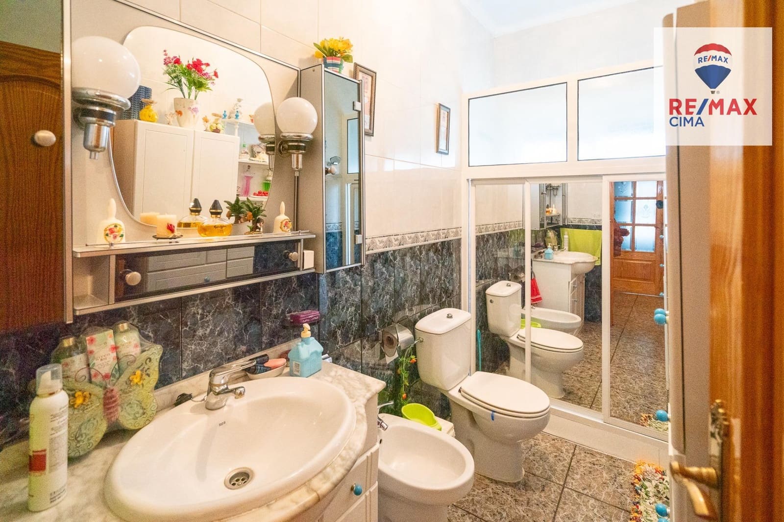 Chalet de 5 habitaciones en Freila en venta con garaje - 210.000 € (Ref: 9682630)