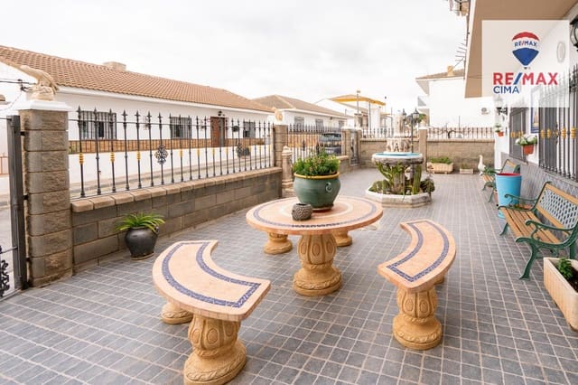 5 chambre Villa/Maison à vendre à Freila avec garage - 210 000 € (Ref: 9682630)