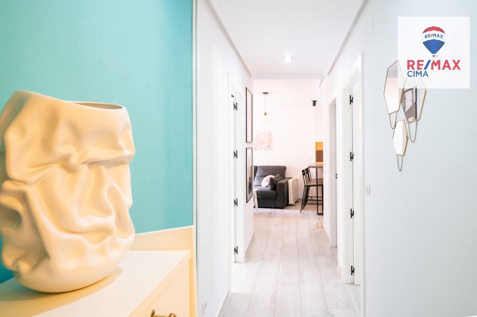 2 sypialnia Mieszkanie na sprzedaż w Baza z garażem - 100 000 € (Ref: 9682631)