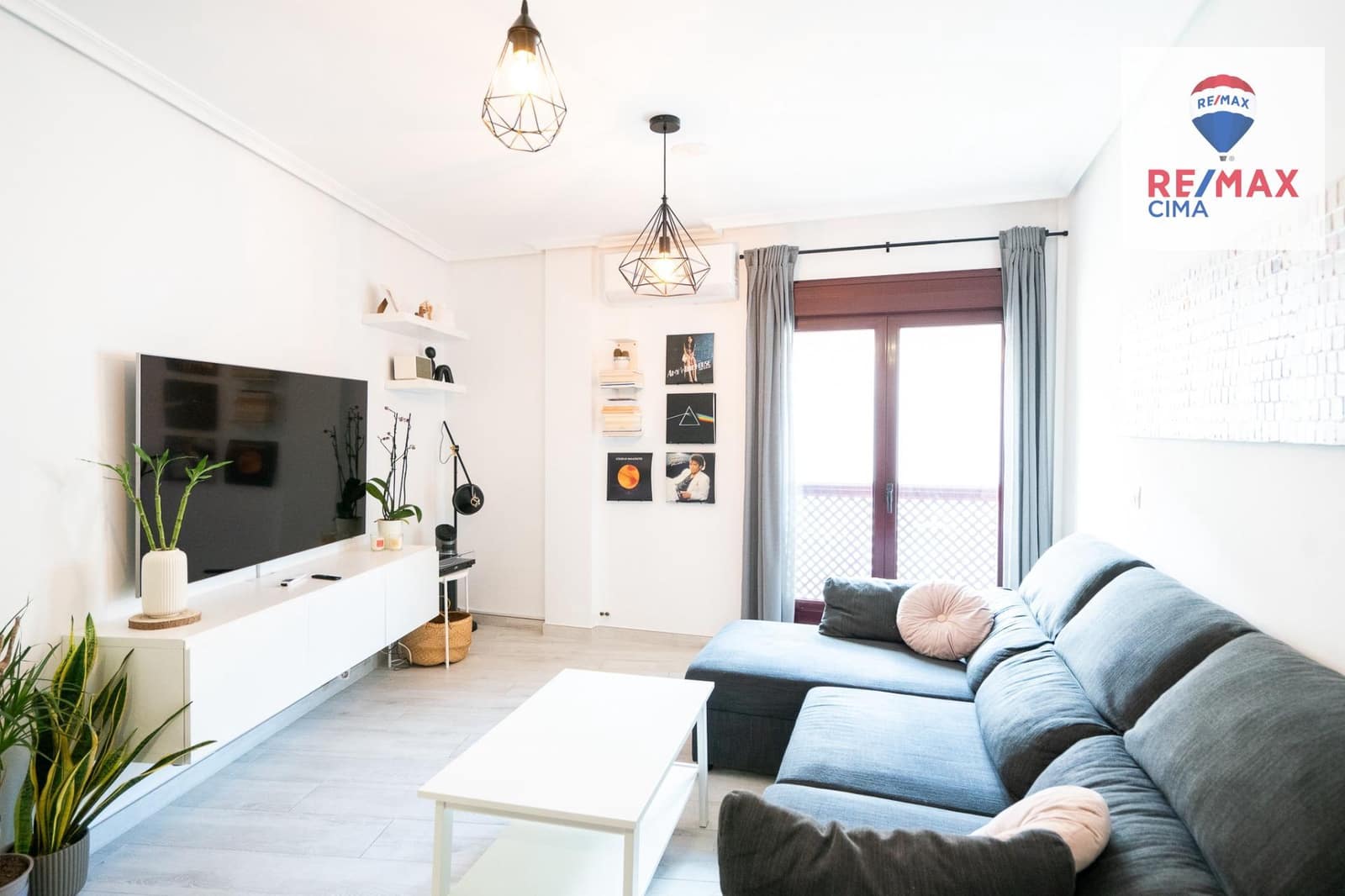 2 sypialnia Mieszkanie na sprzedaż w Baza z garażem - 100 000 € (Ref: 9682631)