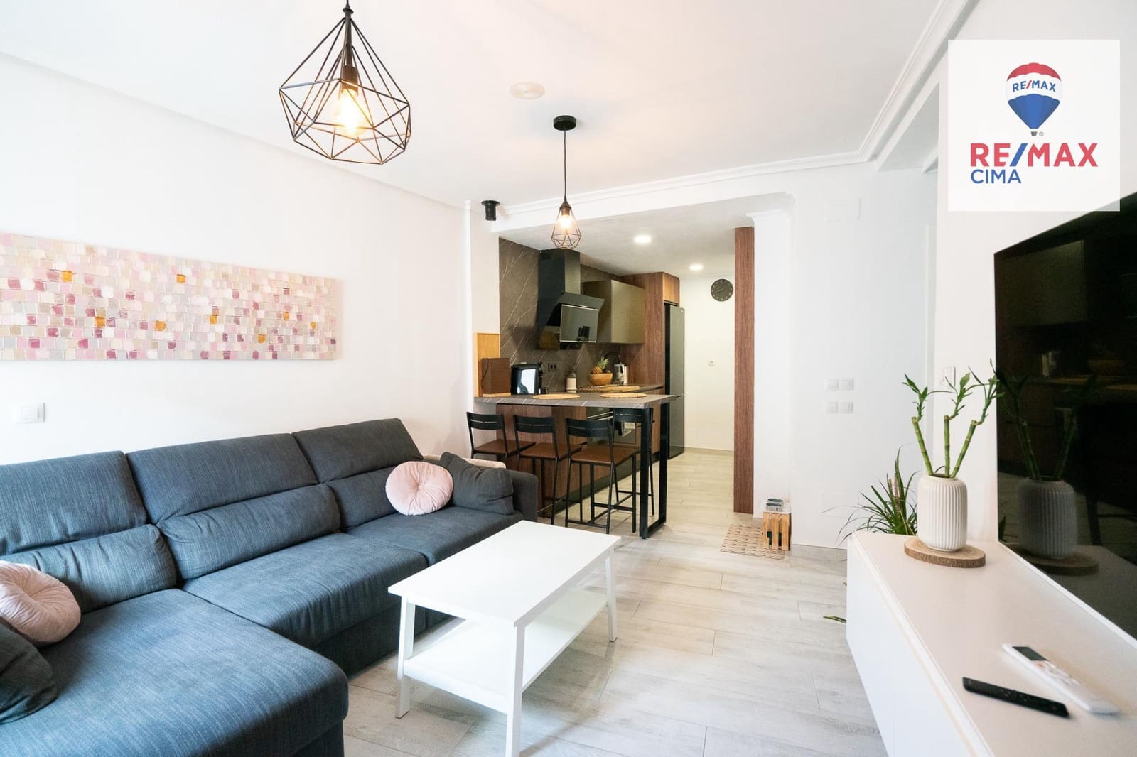 2 sypialnia Mieszkanie na sprzedaż w Baza z garażem - 100 000 € (Ref: 9682631)