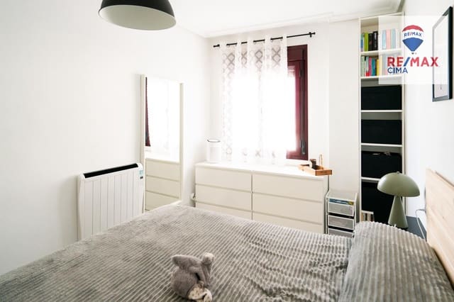 2 sypialnia Mieszkanie na sprzedaż w Baza z garażem - 100 000 € (Ref: 9682631)