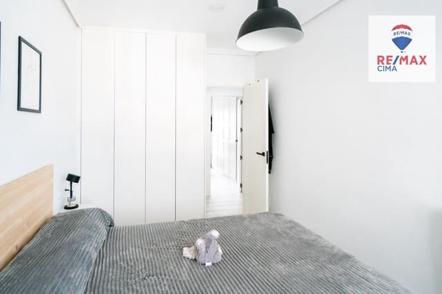 2 sypialnia Mieszkanie na sprzedaż w Baza z garażem - 100 000 € (Ref: 9682631)