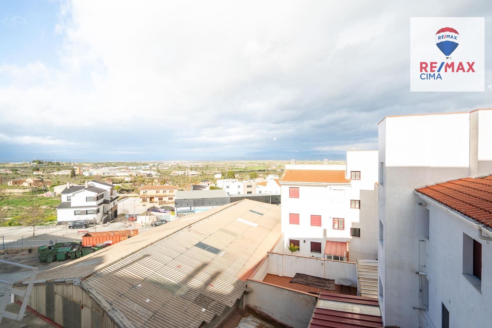 2 sypialnia Mieszkanie na sprzedaż w Baza z garażem - 100 000 € (Ref: 9682631)