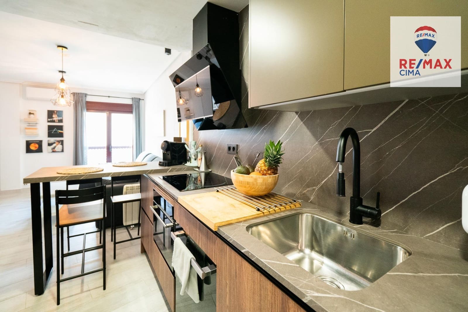 2 sypialnia Mieszkanie na sprzedaż w Baza z garażem - 100 000 € (Ref: 9682631)