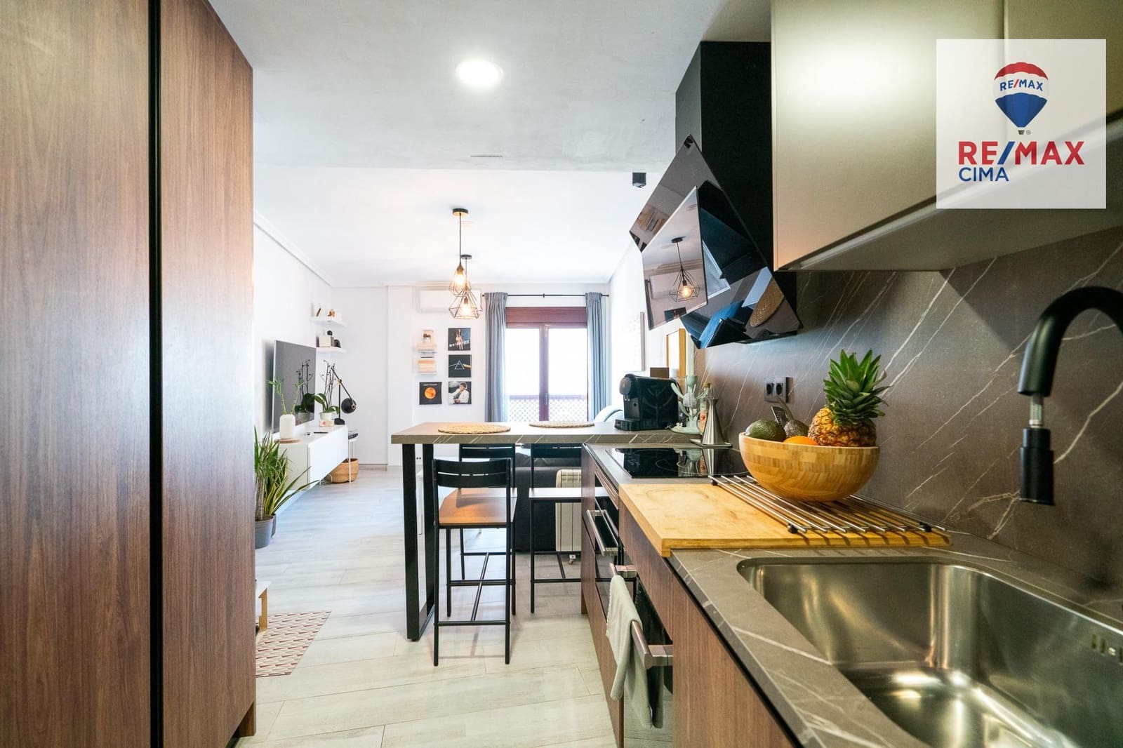 2 sypialnia Mieszkanie na sprzedaż w Baza z garażem - 100 000 € (Ref: 9682631)