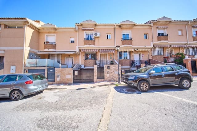 3 chambre Villa/Maison Mitoyenne à vendre à La Zubia avec garage - 237 000 € (Ref: 9696299)
