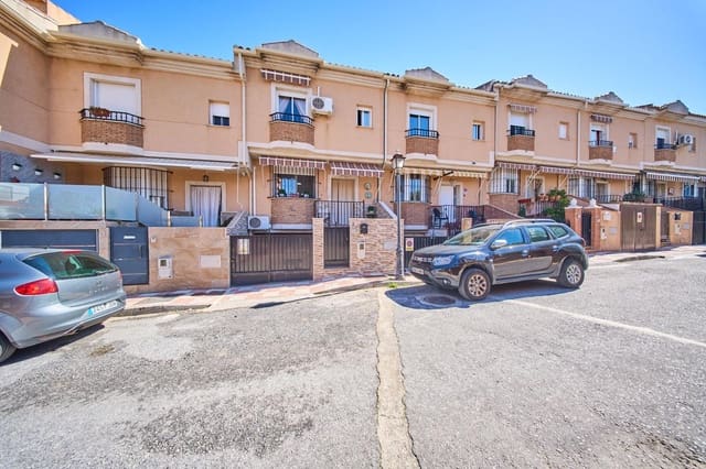 3 chambre Villa/Maison Mitoyenne à vendre à La Zubia avec garage - 237 000 € (Ref: 9696299)