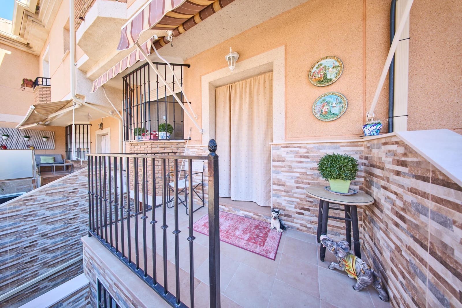 3 bedroom Terraced Villa for sale in La Zubia with garage - € 237,000 (Ref: 9696299)