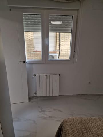 1 sovrum Lägenhet att hyra i Centro, Granada stad - 800 € (Ref: 9696300)