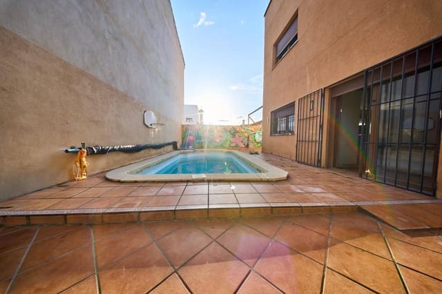 5 soveværelse Villa til salg i Santa Fe med swimmingpool garage - € 375.000 (Ref: 9696301)