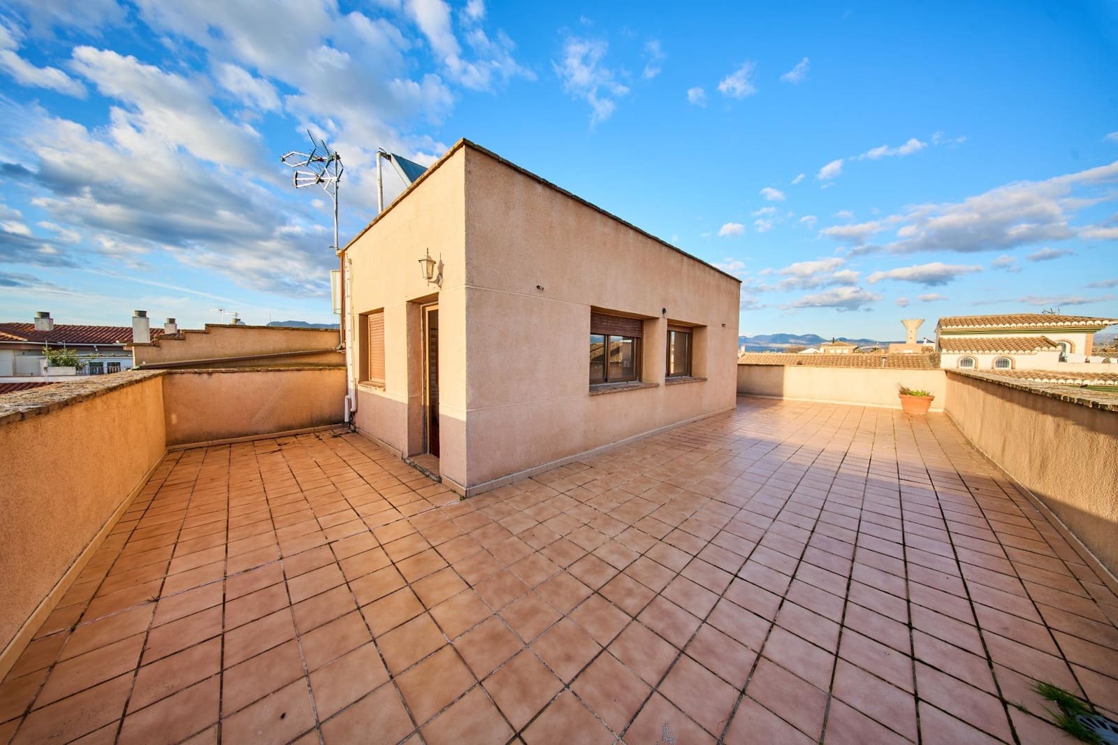 5 soveværelse Villa til salg i Santa Fe med swimmingpool garage - € 375.000 (Ref: 9696301)