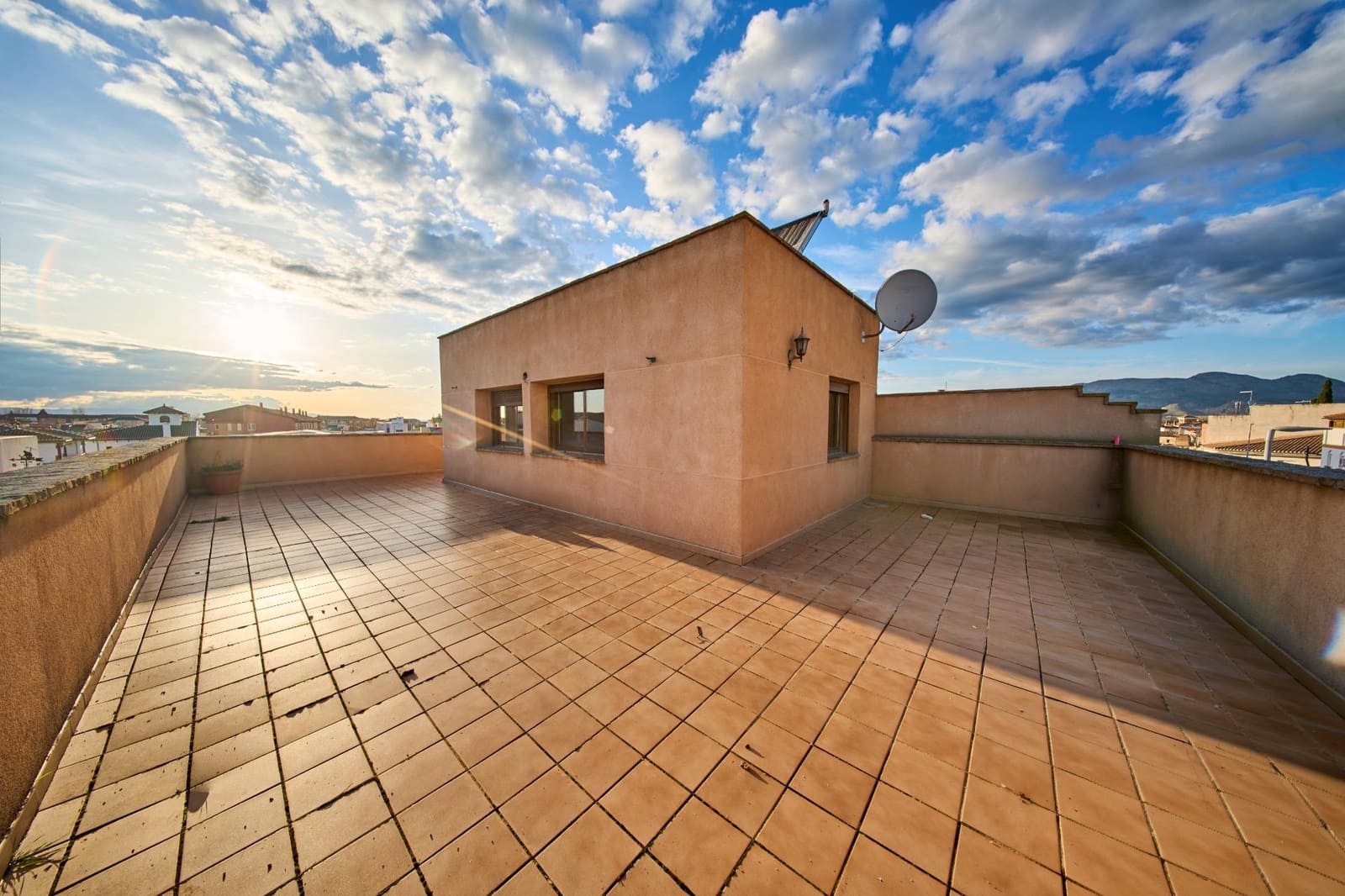 5 soveværelse Villa til salg i Santa Fe med swimmingpool garage - € 375.000 (Ref: 9696301)