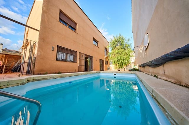 5 soveværelse Villa til salg i Santa Fe med swimmingpool garage - € 375.000 (Ref: 9696301)