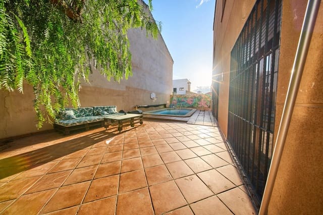 5 soveværelse Villa til salg i Santa Fe med swimmingpool garage - € 375.000 (Ref: 9696301)