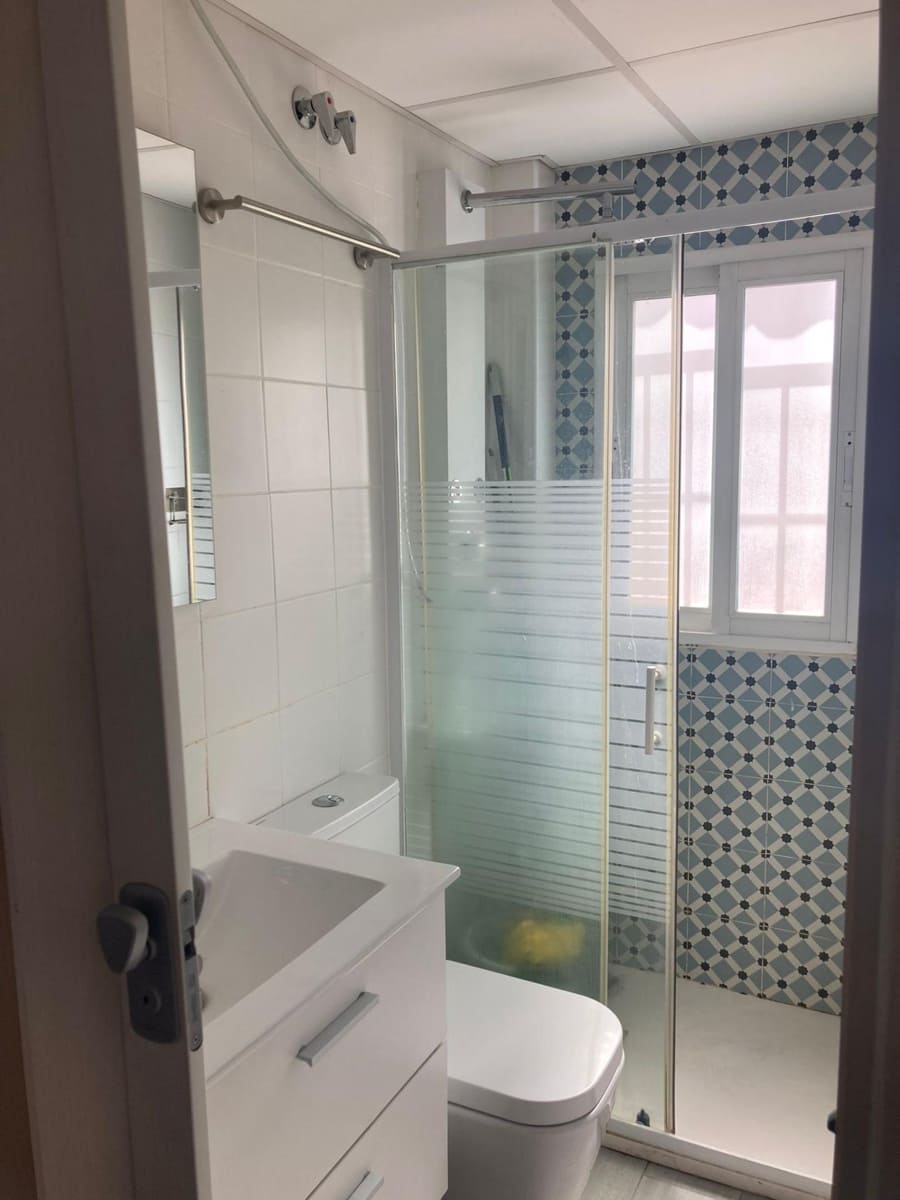 1 bedroom Penthouse for rent in Granada city - € 600 (Ref: 9698952)