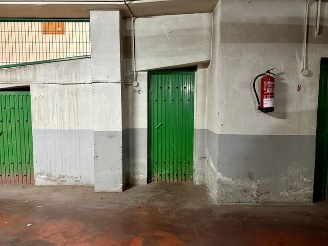 Garage til salg i Roquetas de Mar - € 19.000 (Ref: 9702117)