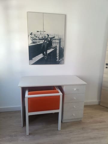 1 quarto Apartamento para arrendar em Granada cidade - 820 € (Ref: 9712185)