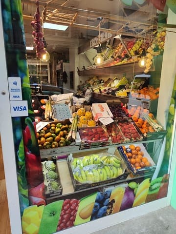 Commercieel te huur in Centro, Granada stad - € 720 (Ref: 9712187)