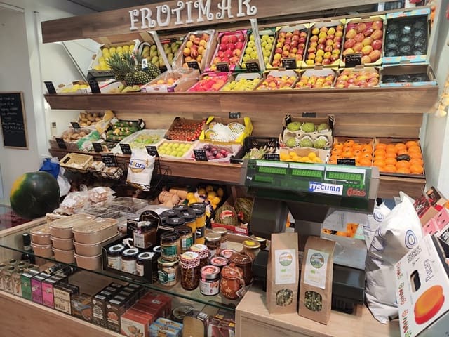 Commercieel te huur in Centro, Granada stad - € 720 (Ref: 9712187)