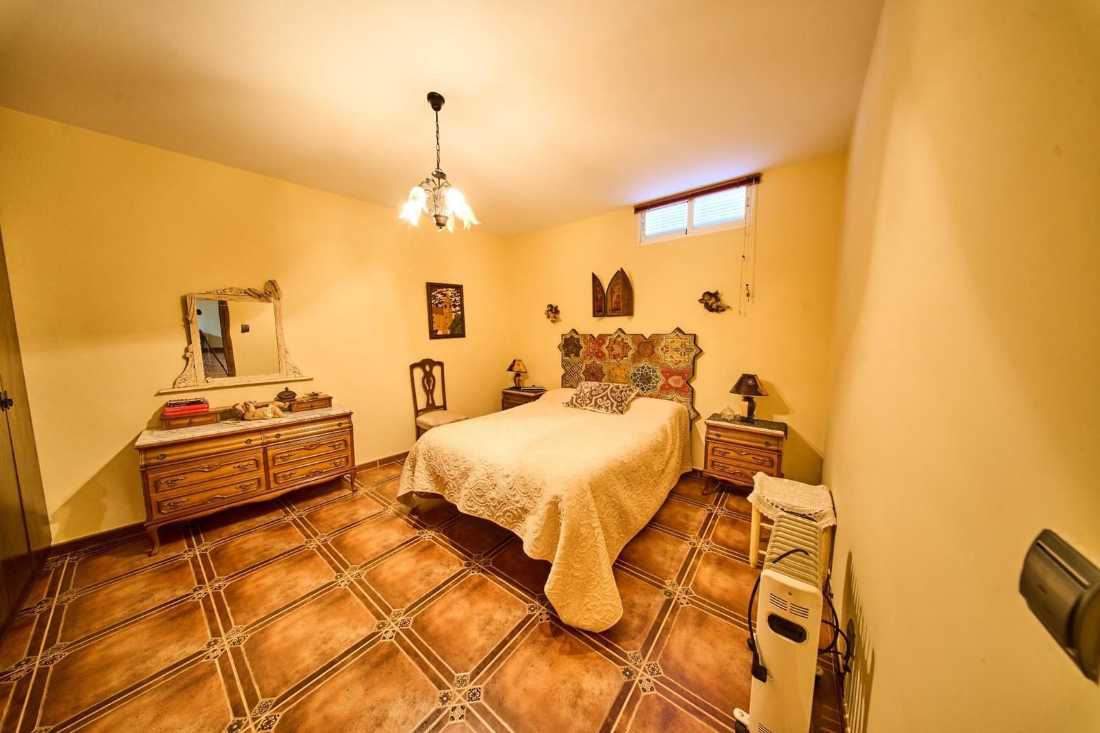 5 makuuhuone Huvila myytävänä paikassa Illora - 420 000 € (Ref: 9715114)