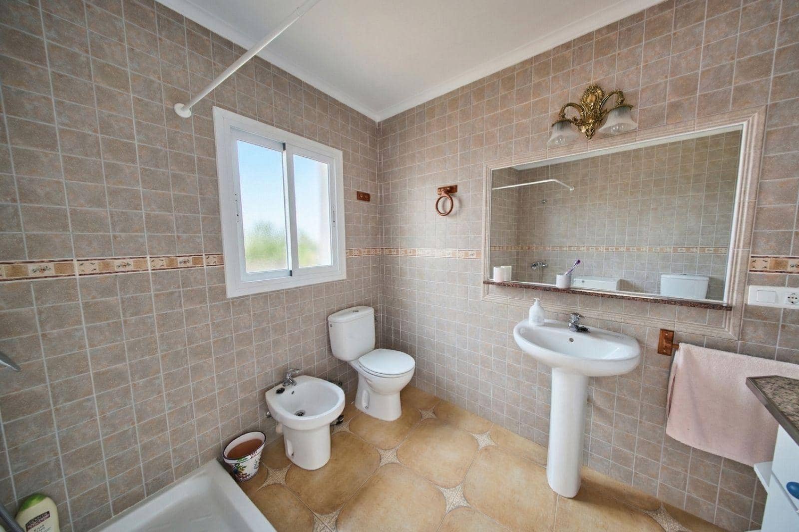 4 bedroom Townhouse for sale in Puebla de Don Fadrique - € 69,900 (Ref: 9721892)