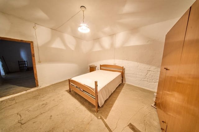 4 bedroom Townhouse for sale in Puebla de Don Fadrique - € 69,900 (Ref: 9721892)