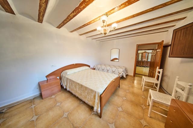 4 bedroom Townhouse for sale in Puebla de Don Fadrique - € 69,900 (Ref: 9721892)