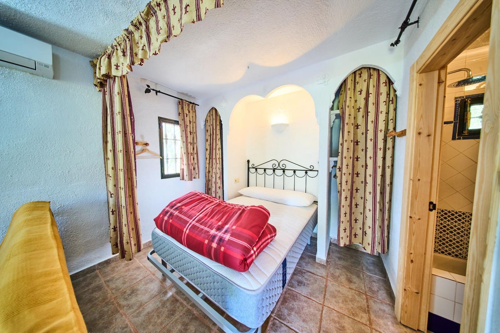 7 bedroom Finca/Country House for sale in Orgiva with pool - € 570,000 (Ref: 9721893)