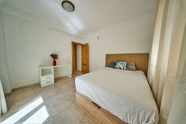 4 quarto Apartamento para venda em Zaidin, Granada cidade - 250 000 € (Ref: 9729363)