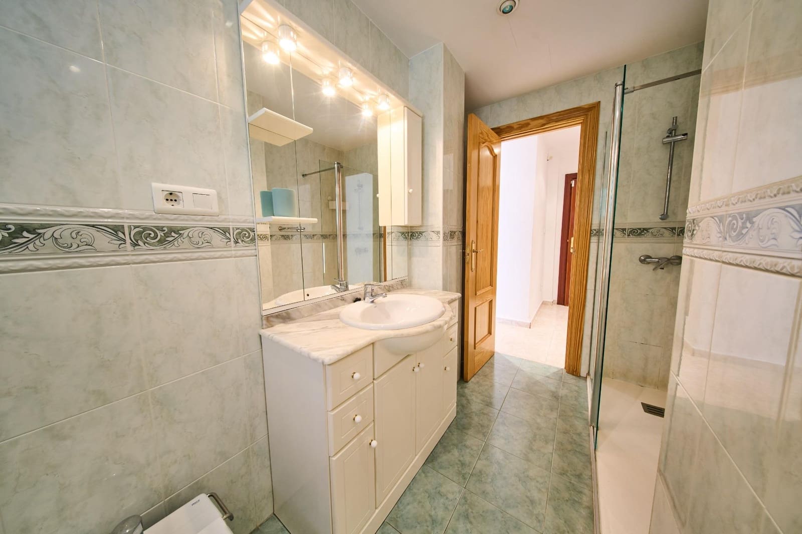 4 quarto Apartamento para venda em Granada cidade - 250 000 € (Ref: 9729363)