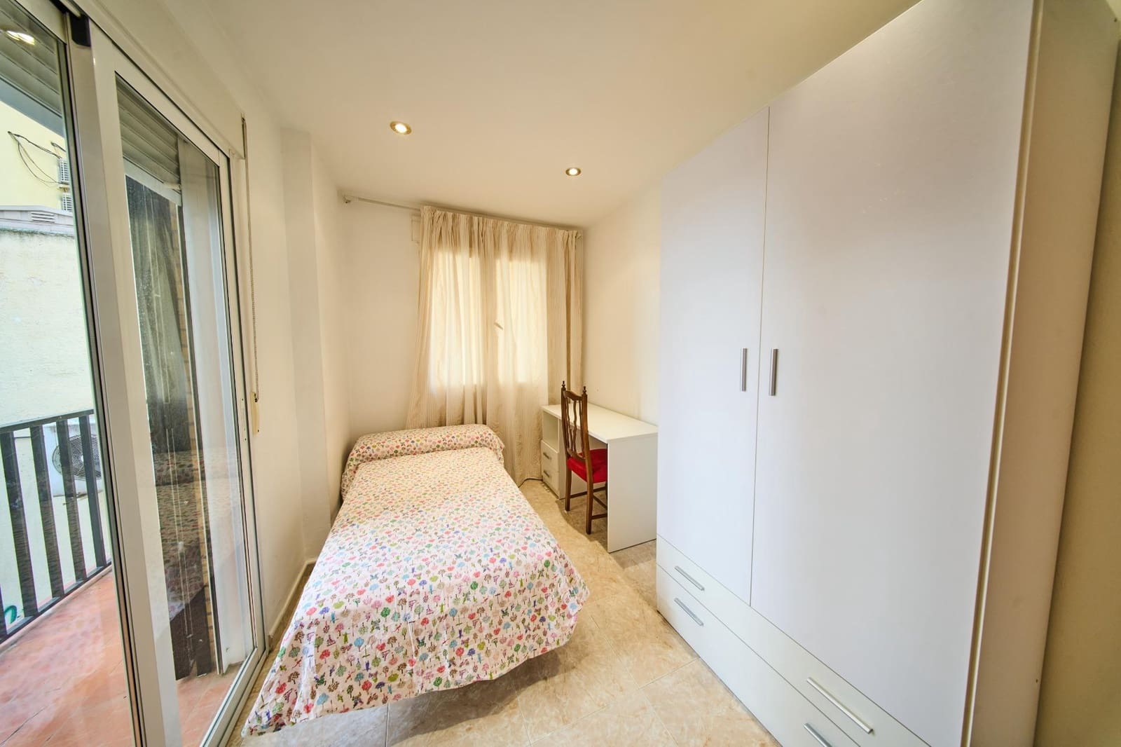4 quarto Apartamento para venda em Granada cidade - 250 000 € (Ref: 9729363)