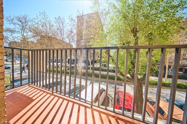 4 quarto Apartamento para venda em Zaidin, Granada cidade - 250 000 € (Ref: 9729363)