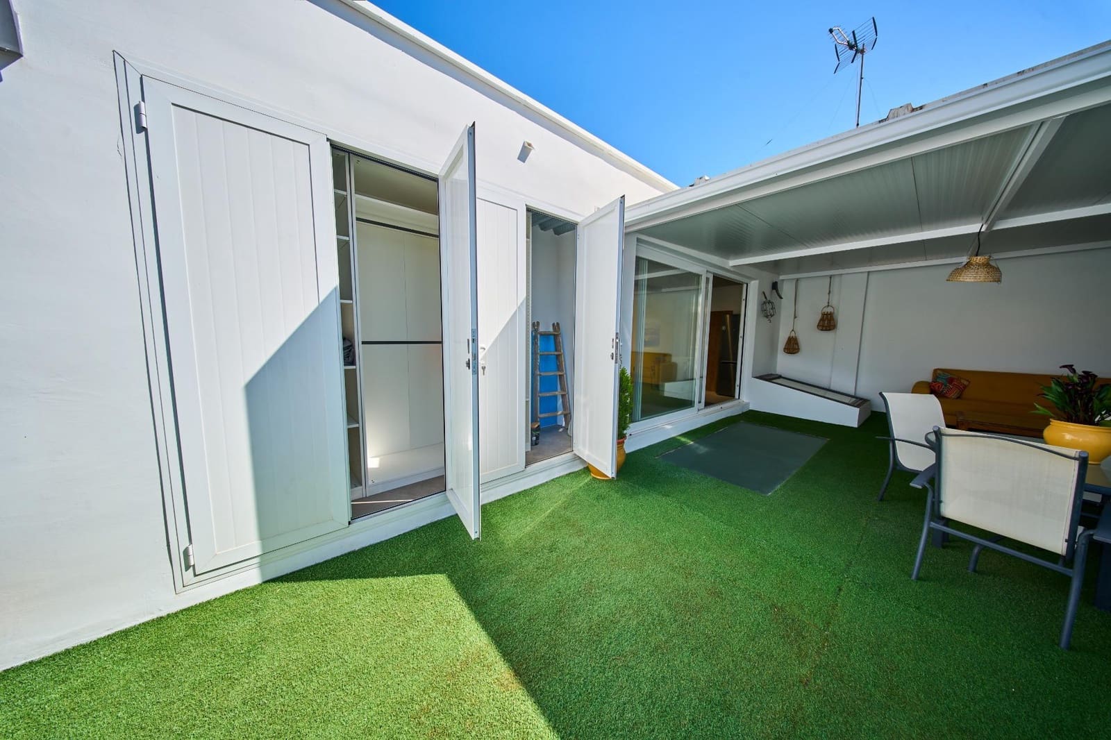 2 bedroom Terraced Villa for sale in Granada city - € 385,000 (Ref: 9729364)