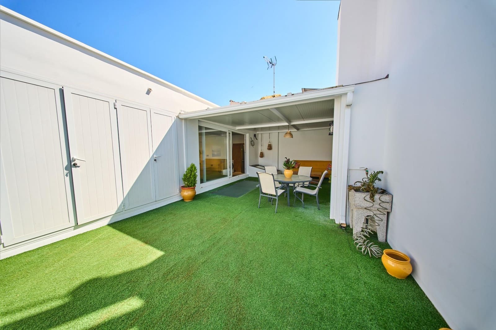 2 bedroom Terraced Villa for sale in Granada city - € 385,000 (Ref: 9729364)