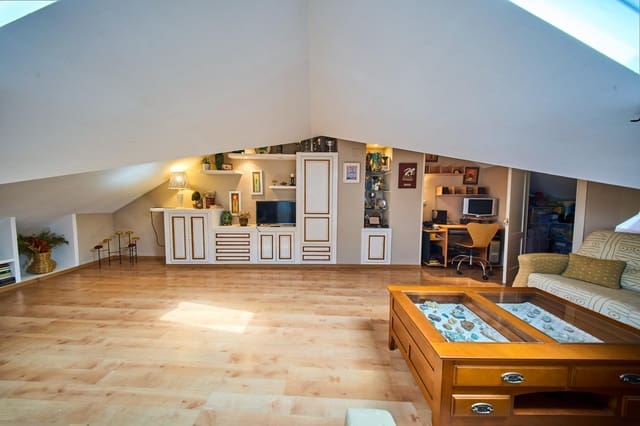 Pareado de 3 habitaciones en Ogíjares en venta con piscina garaje - 339.000 € (Ref: 9730274)