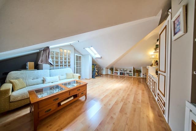 Pareado de 3 habitaciones en Ogíjares en venta con piscina garaje - 339.000 € (Ref: 9730274)