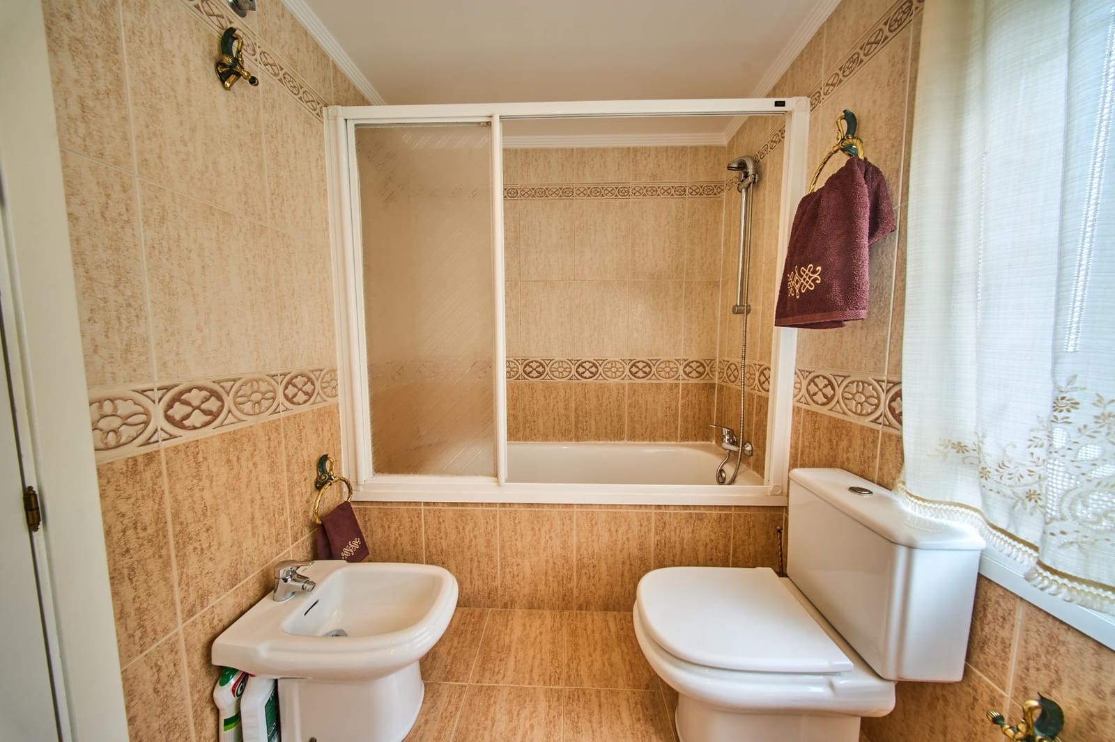 3 chambre Villa/Maison Semi-Mitoyenne à vendre à Ogijares avec piscine garage - 339 000 € (Ref: 9730274)