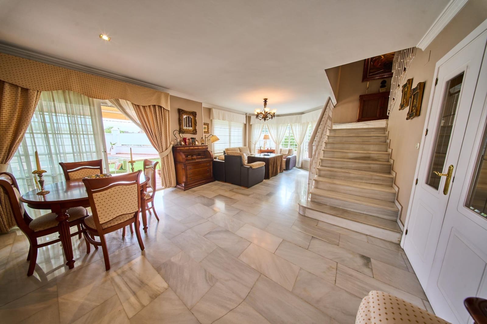 3 chambre Villa/Maison Semi-Mitoyenne à vendre à Ogijares avec piscine garage - 339 000 € (Ref: 9730274)