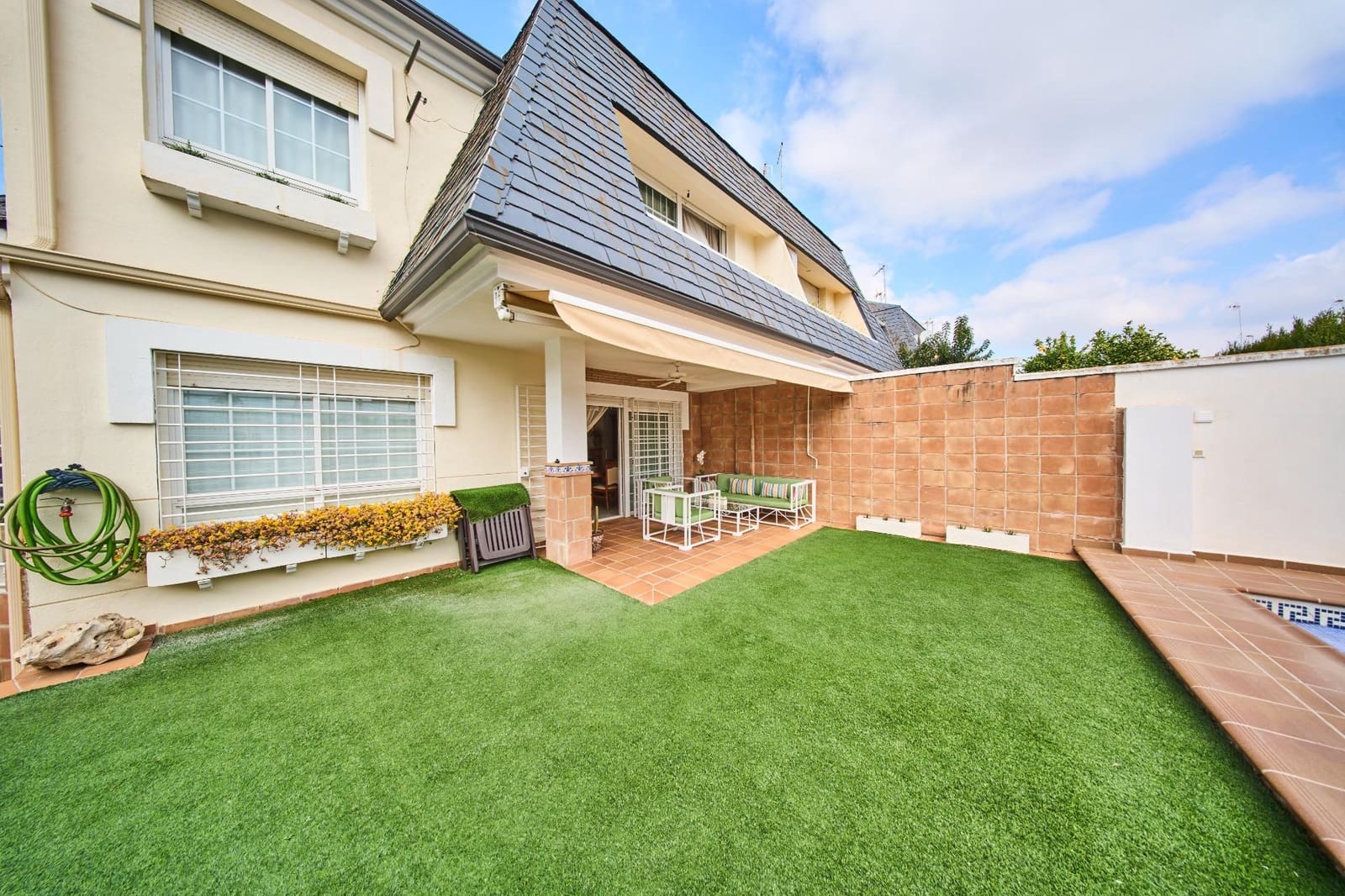 3 chambre Villa/Maison Semi-Mitoyenne à vendre à Ogijares avec piscine garage - 339 000 € (Ref: 9730274)