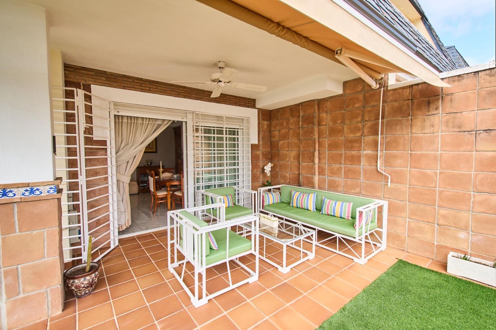 3 chambre Villa/Maison Semi-Mitoyenne à vendre à Ogijares avec piscine garage - 339 000 € (Ref: 9730274)