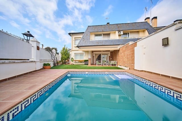 Pareado de 3 habitaciones en Ogíjares en venta con piscina garaje - 339.000 € (Ref: 9730274)