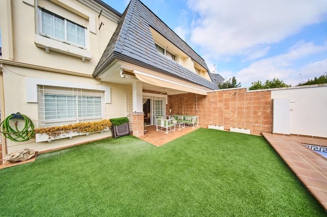 Pareado de 3 habitaciones en Ogíjares en venta con piscina garaje - 339.000 € (Ref: 9730274)