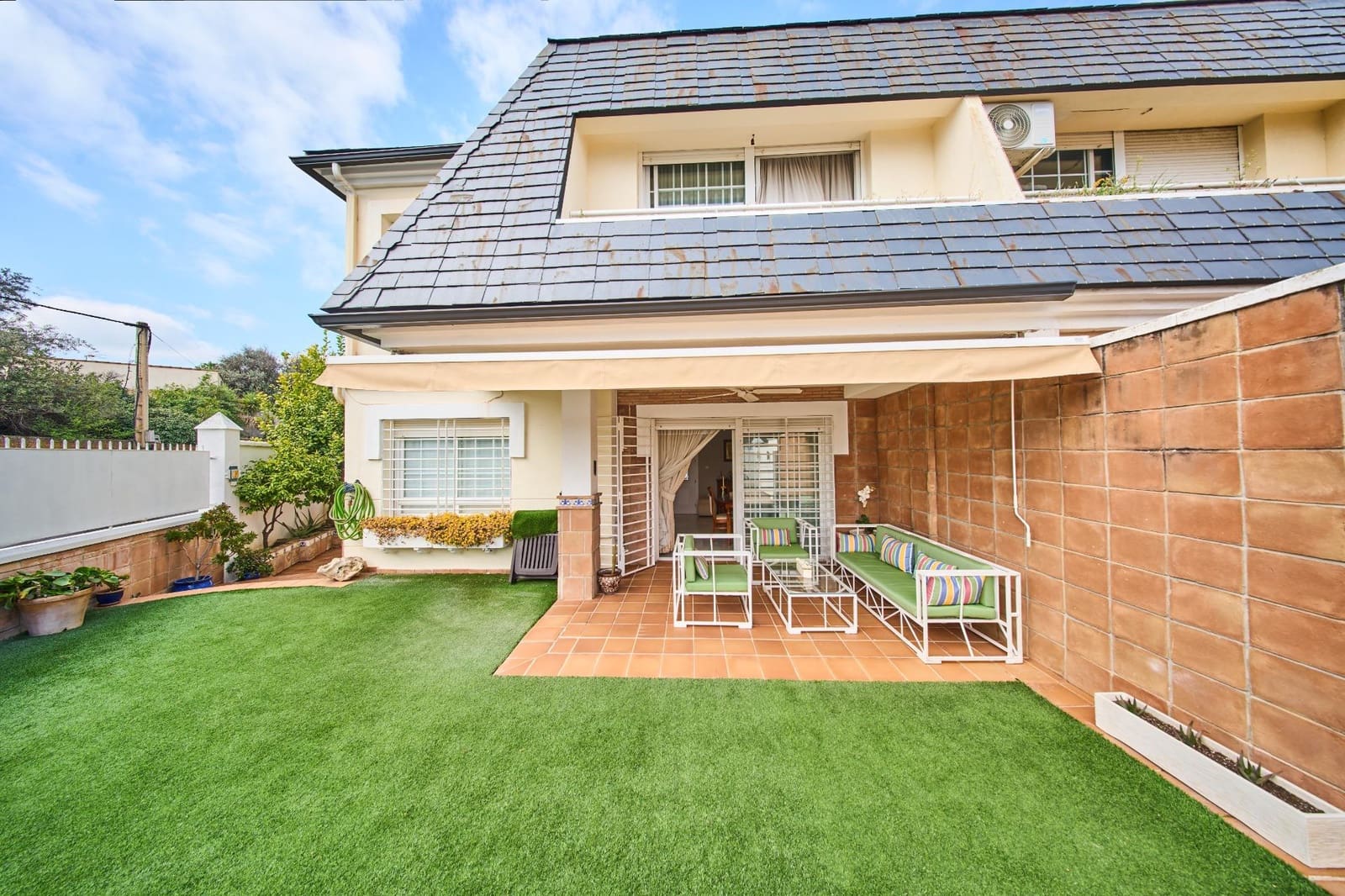 3 chambre Villa/Maison Semi-Mitoyenne à vendre à Ogijares avec piscine garage - 339 000 € (Ref: 9730274)