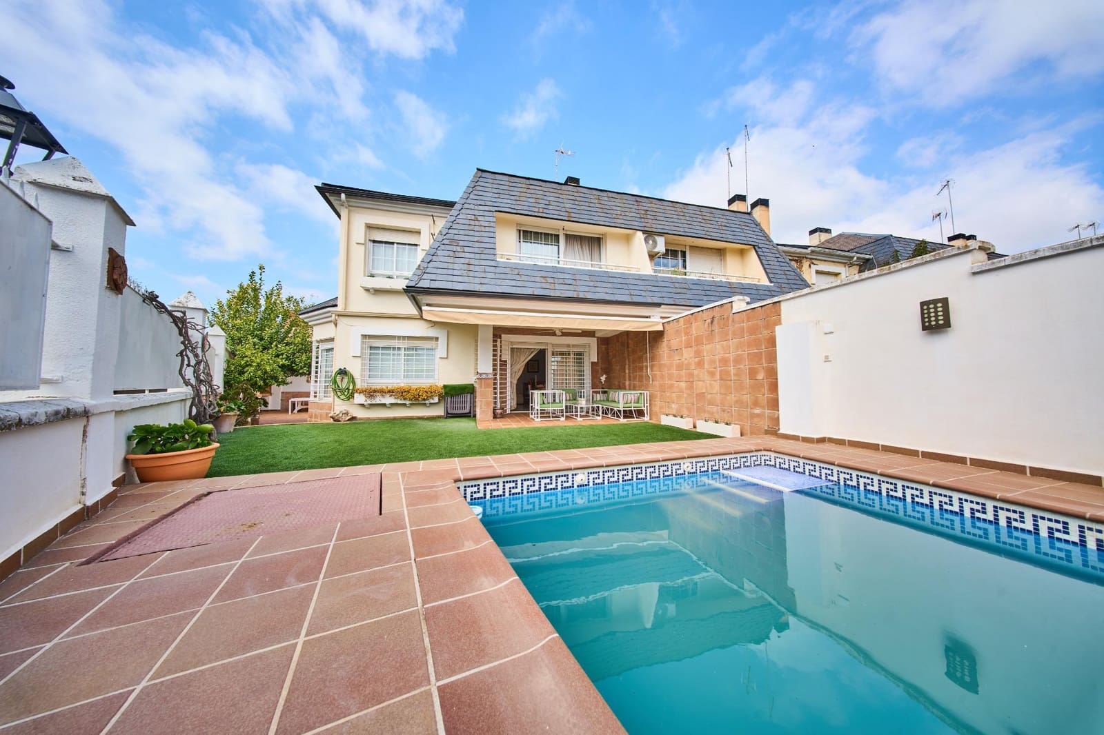 3 chambre Villa/Maison Semi-Mitoyenne à vendre à Ogijares avec piscine garage - 339 000 € (Ref: 9730274)