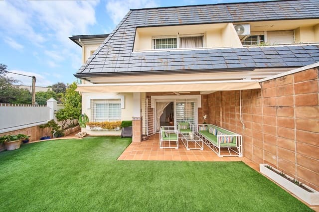 Pareado de 3 habitaciones en Ogíjares en venta con piscina garaje - 339.000 € (Ref: 9730274)