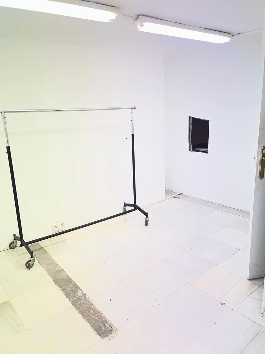 Commercieel te huur in Granada stad - € 2.700 (Ref: 9732411)