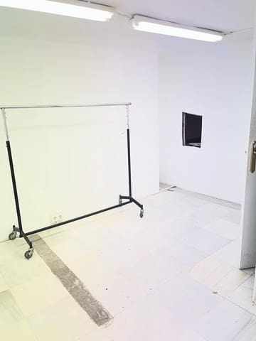 Commercieel te huur in Centro, Granada stad - € 2.700 (Ref: 9732411)
