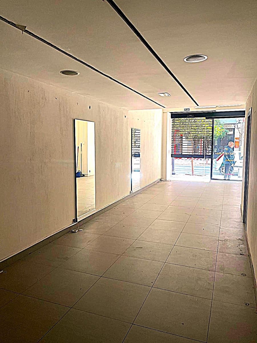 Commercieel te huur in Granada stad - € 2.700 (Ref: 9732411)