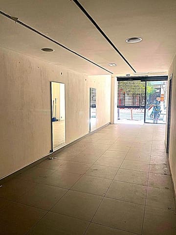 Commercieel te huur in Centro, Granada stad - € 2.700 (Ref: 9732411)